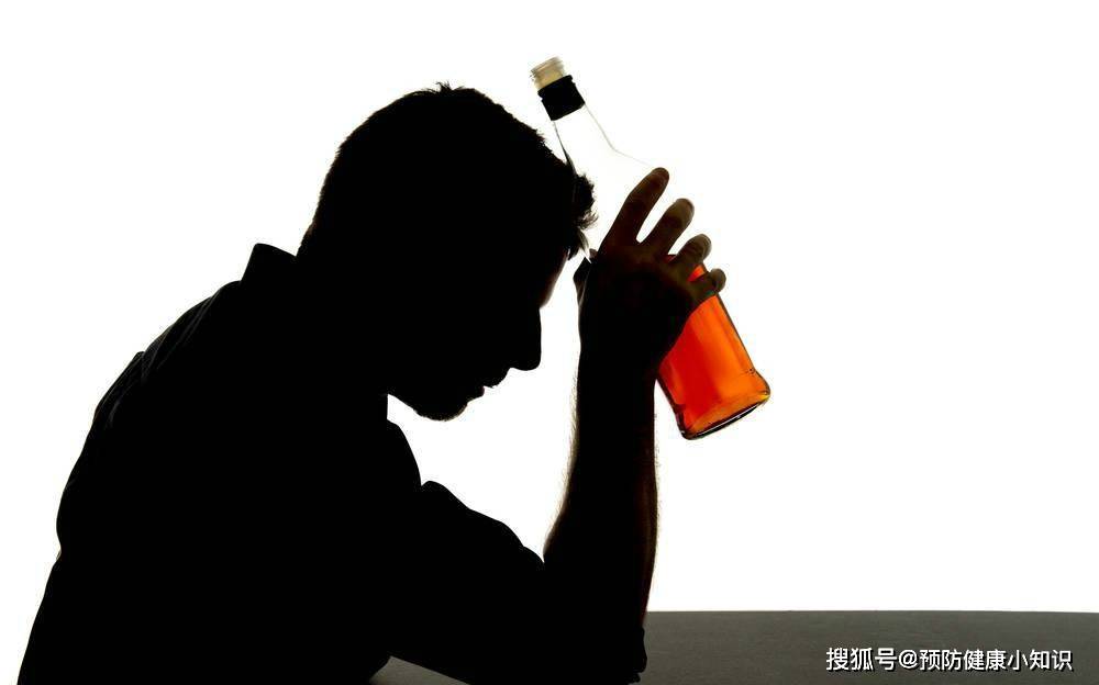 老唐|有没有肝癌，看一看眼睛就知道，长期喝酒的人不妨检查一下