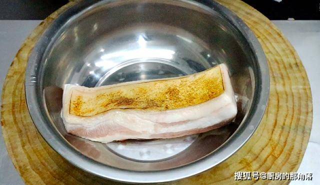 做法|猪肉最近大降价,大厨教你简单的做法,吃起来比红烧肉还解馋