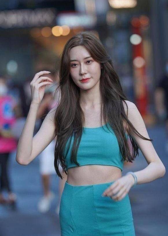 个性|湖蓝色分体套裙,独特剪裁,个性十足,彰显大气之感