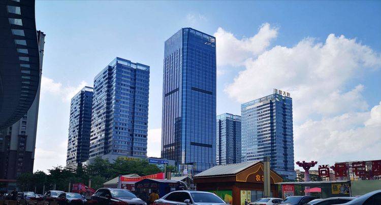 广东第一县级市，人口250万，比地级市还多，有希望晋级地级市