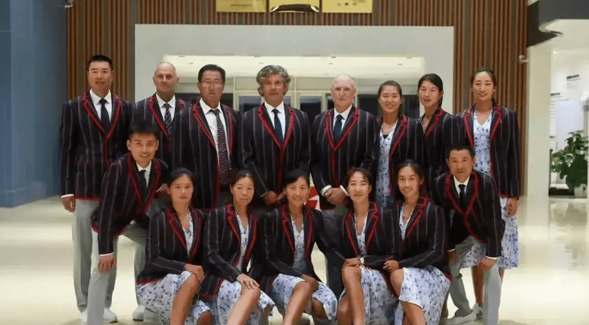 何家劲|何家劲谈奥运代表团服装，谁设计的，网友，他说出了大家的心声