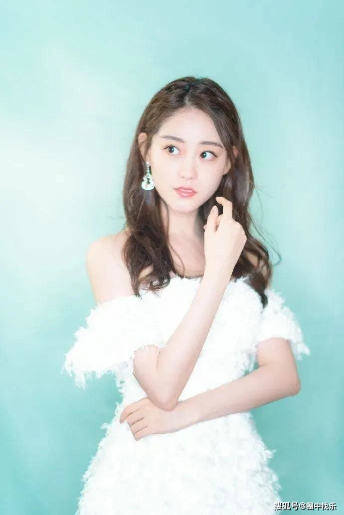 方面|祝绪丹不愧是“仙女”无论穿着如何都好看，更像是一位小公主！