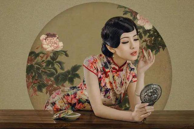 开衩|旗韵不只是历史的一抹印，旗袍非国服但却是中国服饰革命的赢家！
