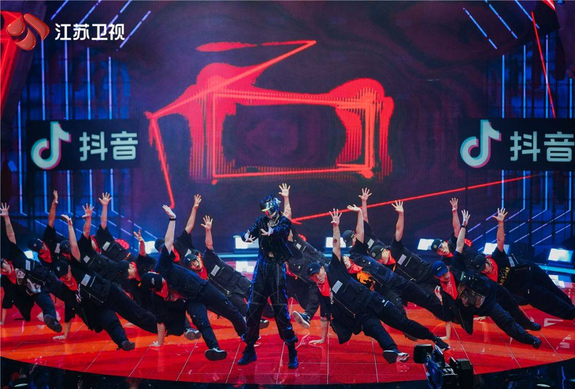 进行|《蒙面舞王》第二季重磅回归，今晚燃炸舞台