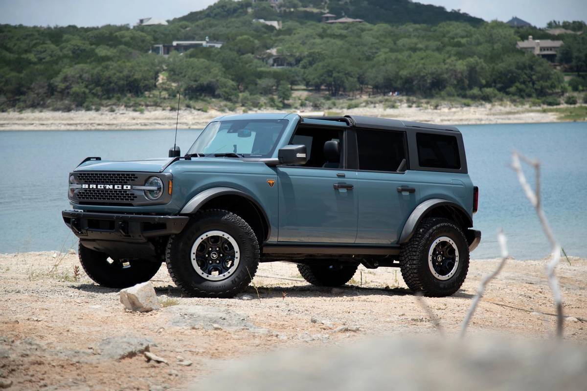 全新福特 bronco(野马)亮相,牧马人即将地位不保?