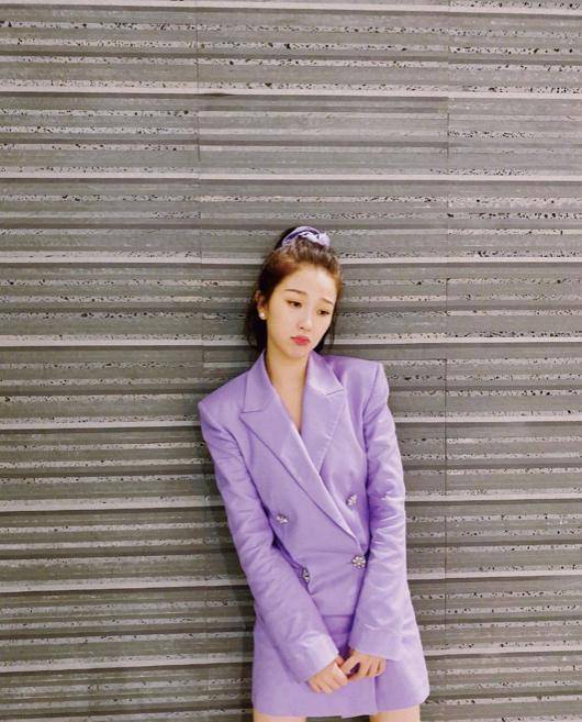 鞋子|富婆虞书欣的宝藏衣品,一个造型都是几万起步,我只买得起这红裙