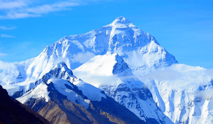 珠穆朗玛峰最著名的尸体在沉睡了多年后变成了路标，至今无人下葬