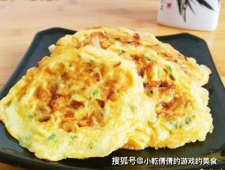 煎饼|槐花别只会蒸,教你新做法,加2个鸡蛋手不沾面,筷子一搅就能吃