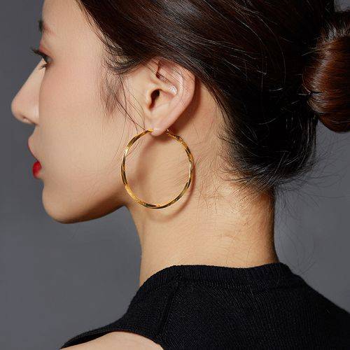 黑色|最广泛的各类穿搭实用技巧,学好了你也能完美蜕变成自信女神