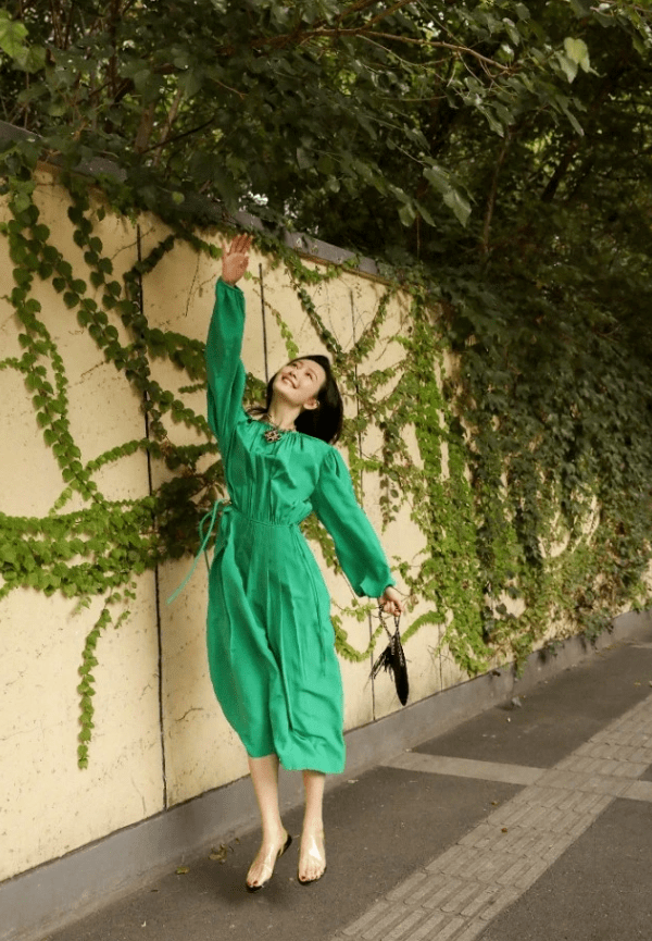 都能|王鸥带火“果冻鞋”，比匡威更时髦，00后都心动了