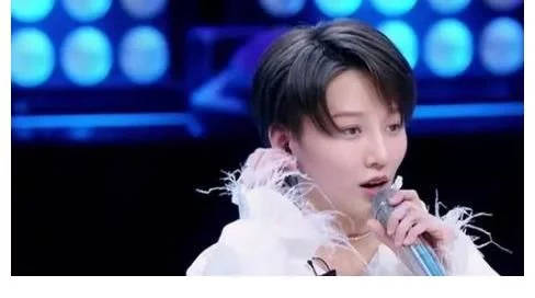 青春|她曾把蔡徐坤残忍淘汰,如今沦为学员,导师蔡徐坤:我记得你