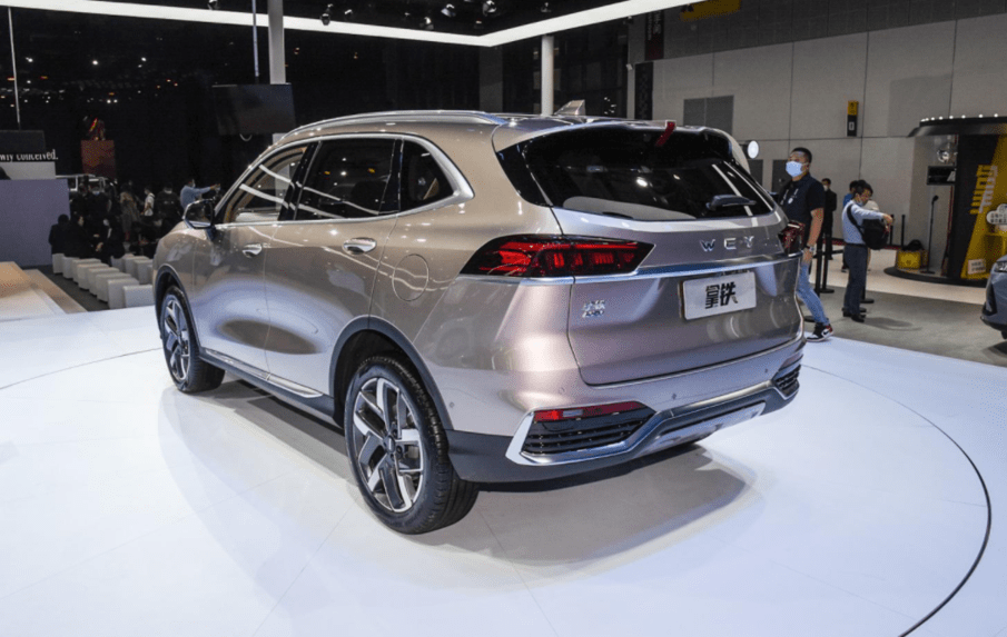 铁既|主打豪华科技，内饰四屏联动，WEY拿铁要来了