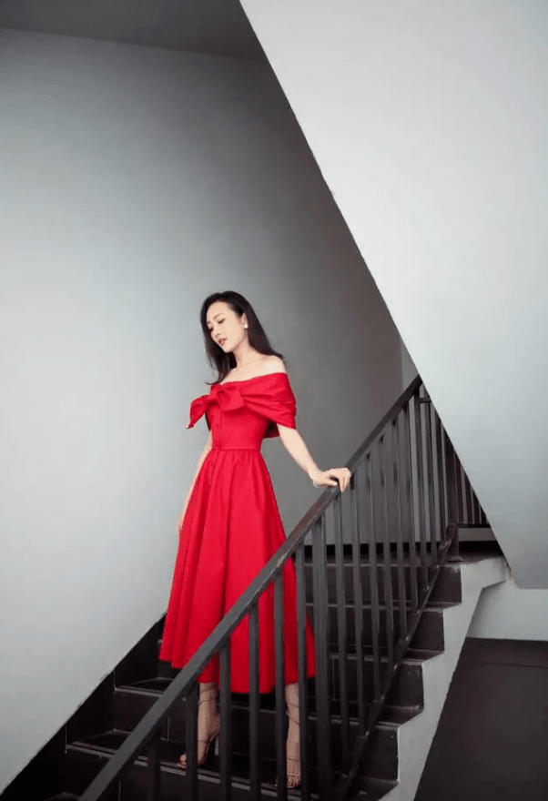 都能|王鸥带火“果冻鞋”，比匡威更时髦，00后都心动了