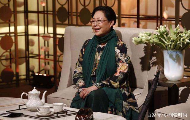斯琴高娃|六七十岁微胖妈妈如何穿？斯琴高娃的穿搭可以借鉴，高级洋气富态