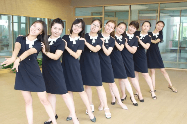 家长|幼儿园老师晒工资条吐槽工资低，网友看完炸开锅，对此评价不一