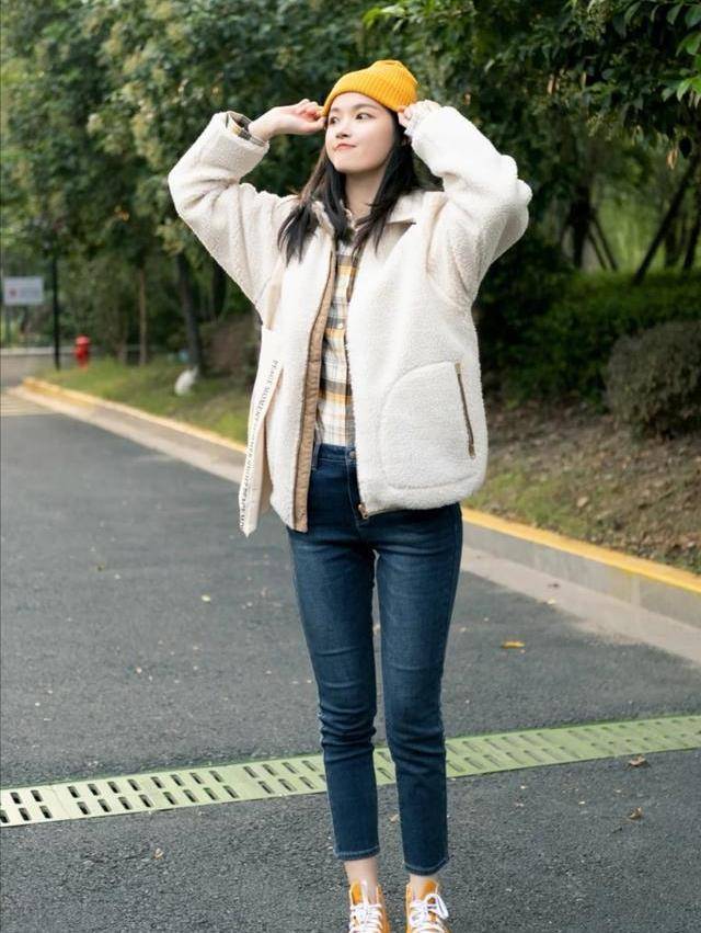 羽绒服|冬天更要穿出少女感，无需担心年龄，减龄穿搭就足够了