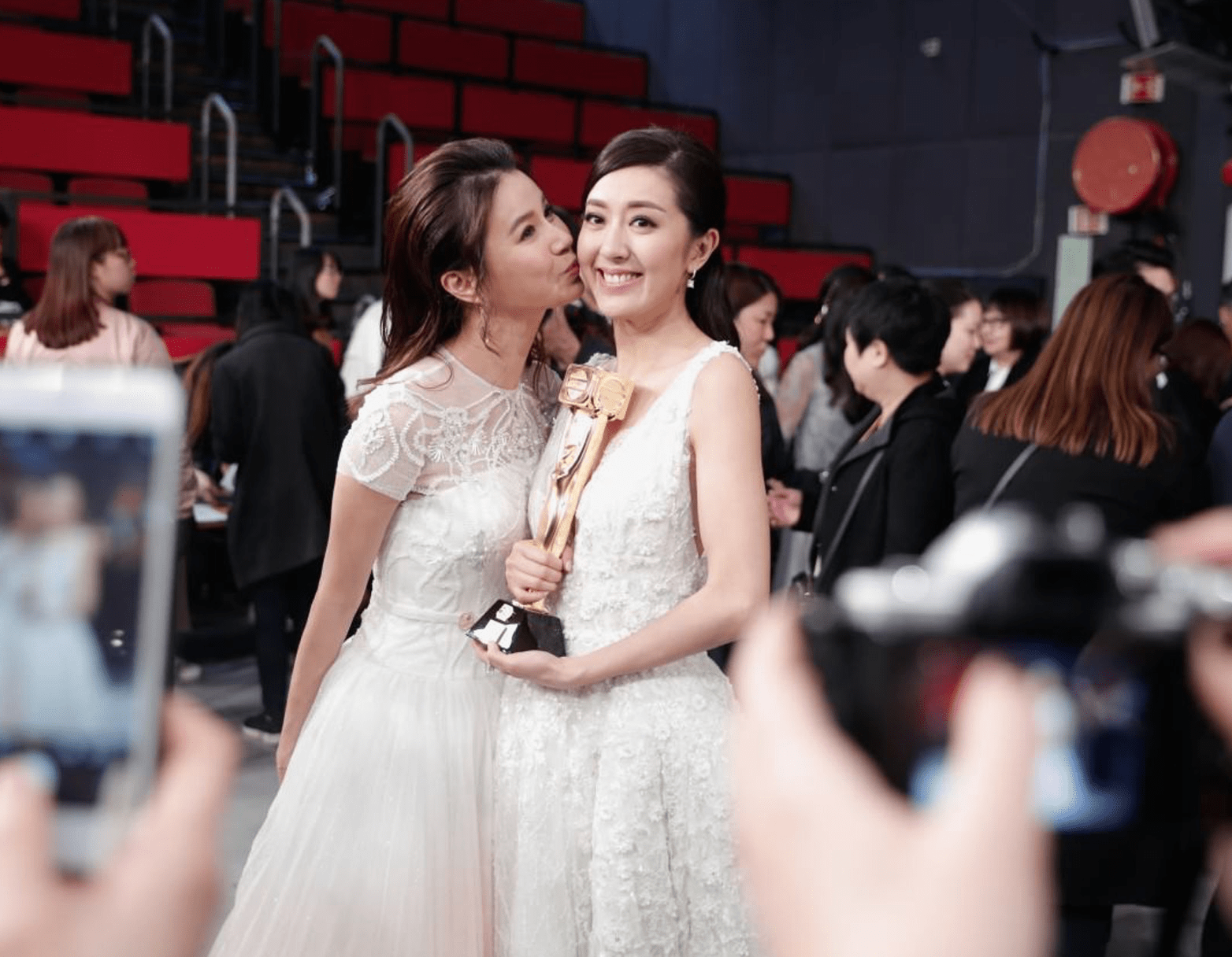 因为|TVB小花唐诗咏有意离巢,封后四年发展不得志,遭网络霸凌失工作