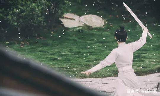 因为|杨幂新剧即将袭来，预告片播放量破亿，又是一部待定的“爆款剧”