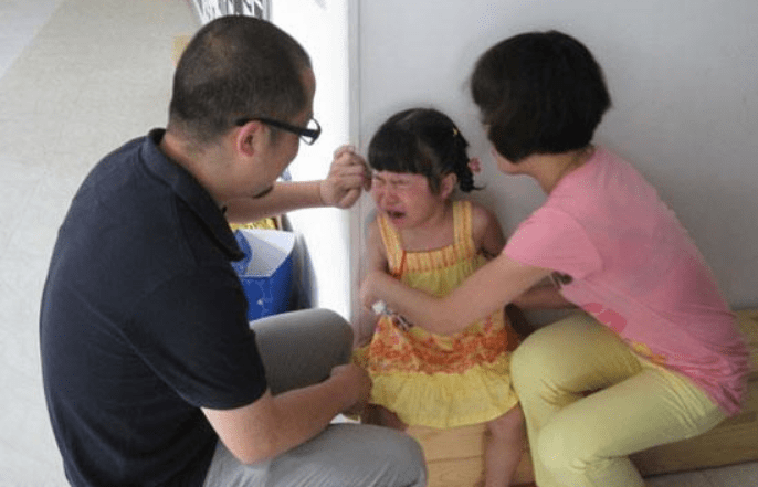 家长|幼儿园老师晒工资条吐槽工资低，网友看完炸开锅，对此评价不一