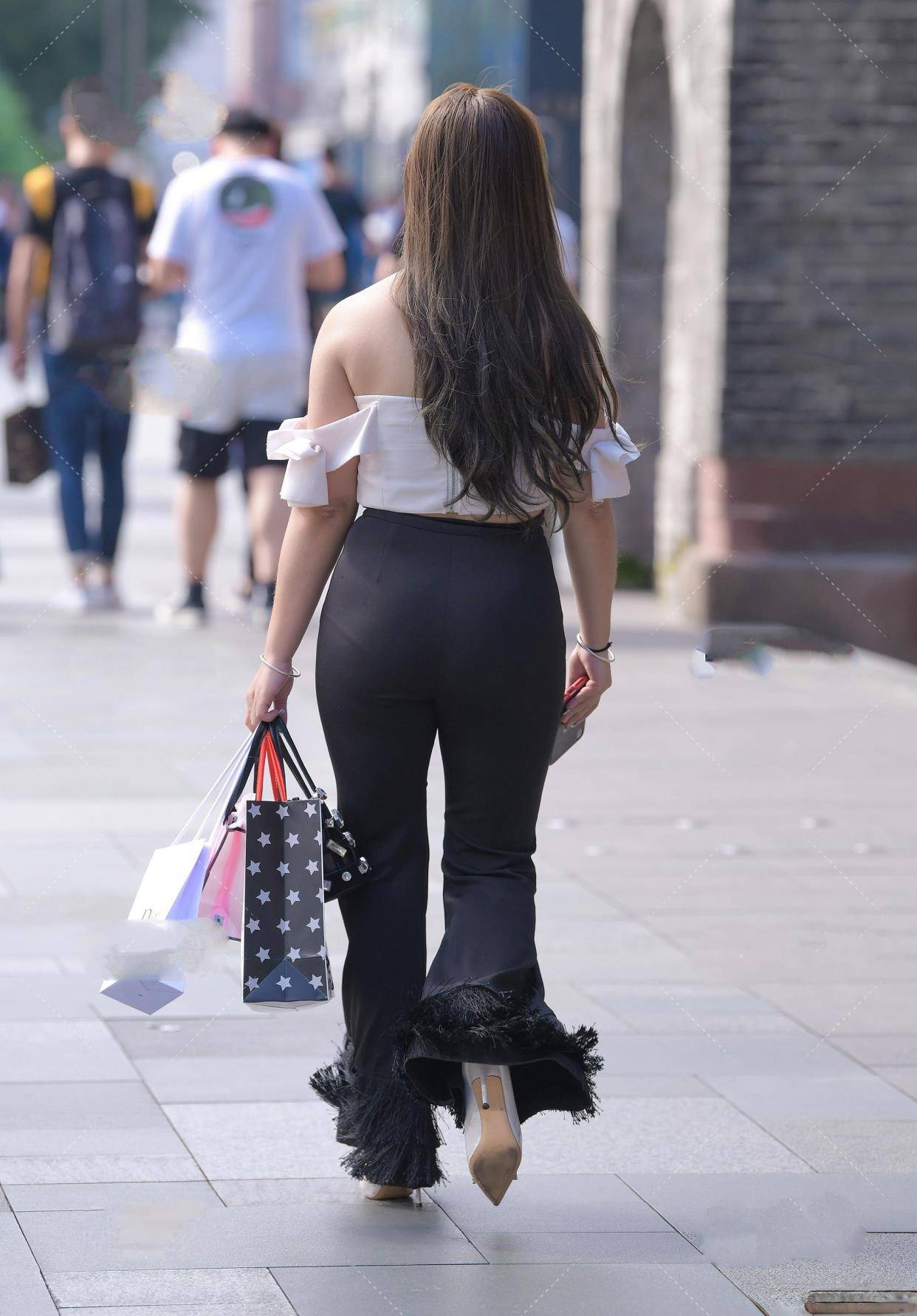 黑色|阔腿裤的天然美，展现您与众不同的时尚氛围