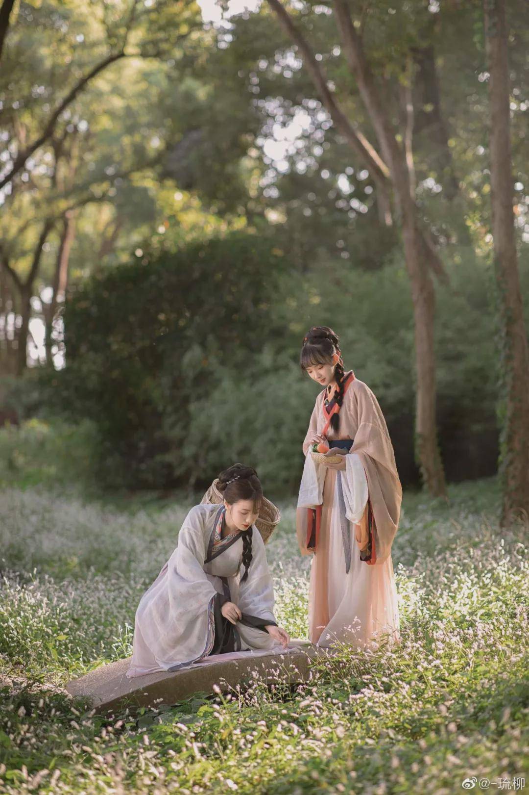摄影|汉服小仙女：待到山花烂漫处