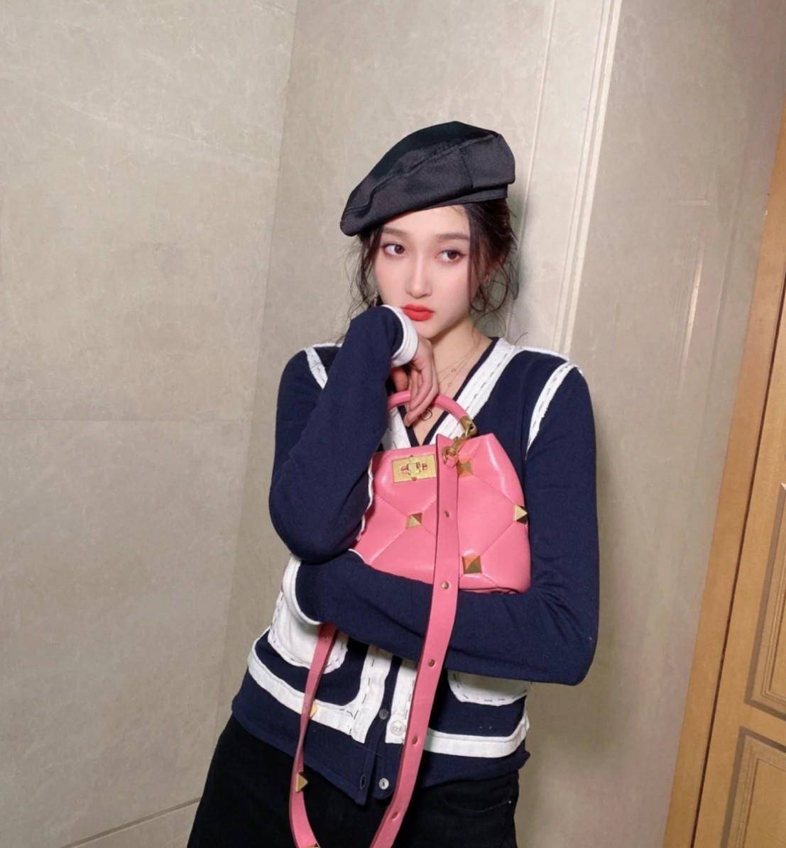 名媛|“小香风”外套火了，关晓彤唐嫣都在穿，时髦气质像名媛