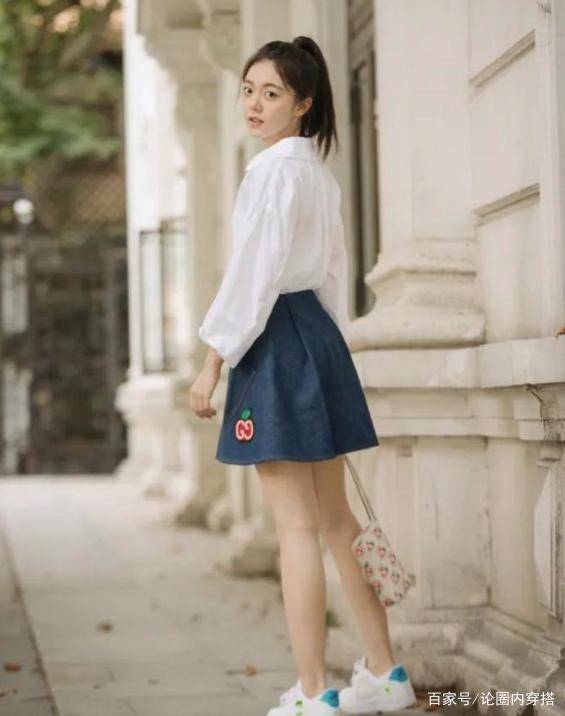 身材|18岁赵今麦穿百褶裙拍写真，越来越有女人味了，以后也是女神级别