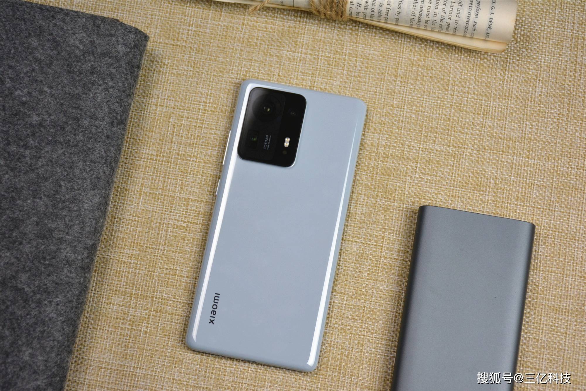 小米mix4真机图赏unibody全陶瓷还是白色更好看