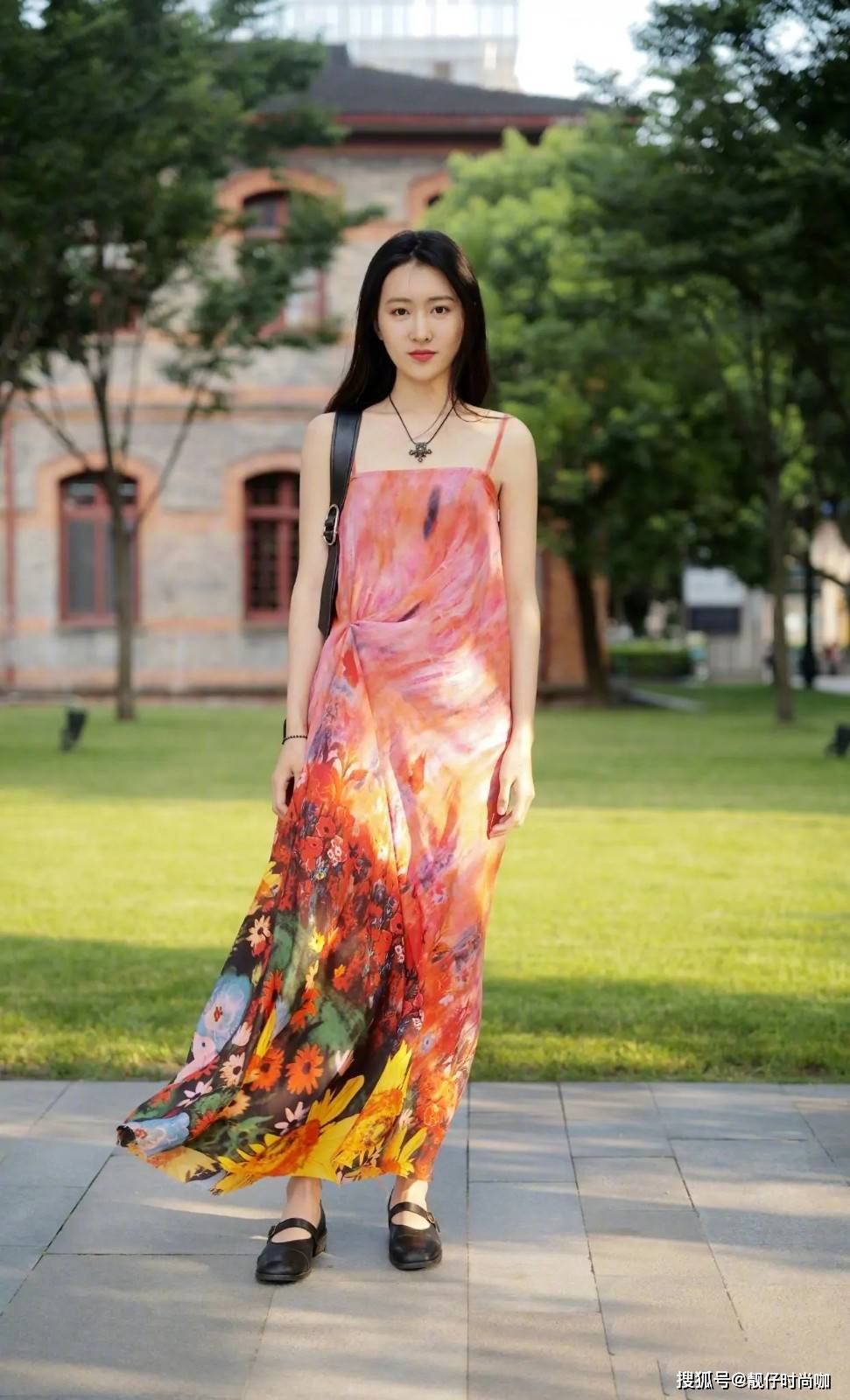 女孩子|选择好看的碎花连衣裙穿搭,摆脱乡土气息,化身都市丽人!