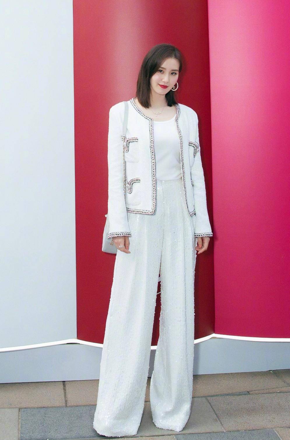 名媛|“小香风”外套火了，关晓彤唐嫣都在穿，时髦气质像名媛