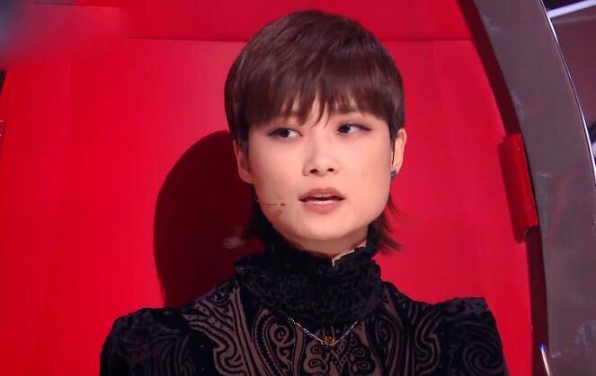 李荣浩|《好声音》首个登台选手啥来头？导演亲自找她 李宇春预言她前三