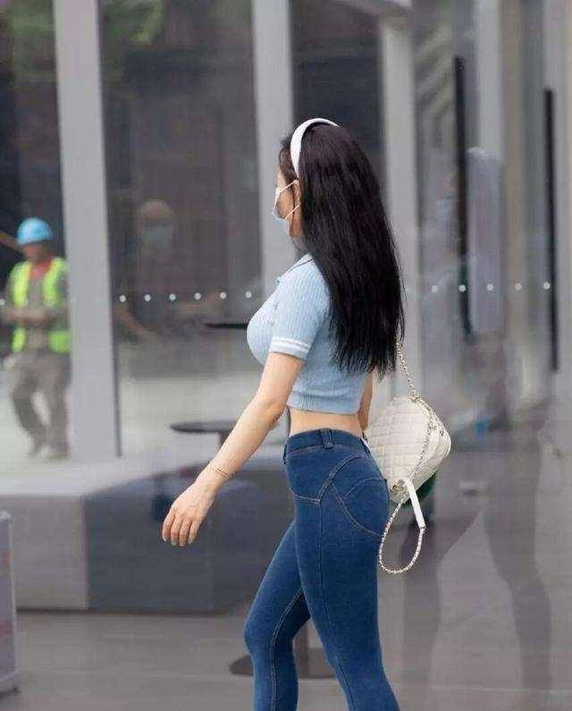 毛衣|瑜伽裤无论单穿或者内搭,展现清纯气息,凸显甜美风格