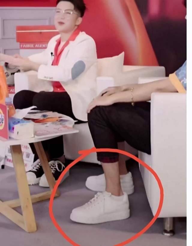 鞠婧祎|考验眼力！隐形内增高厚度大起底，明星们一个比一个敢穿！