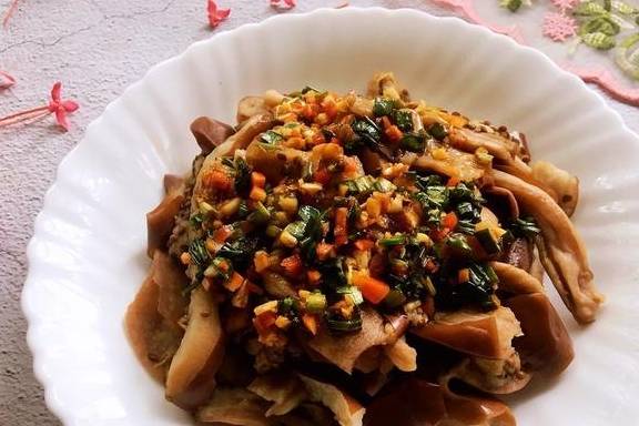 香菜|入秋别忘吃这菜，降脂降压抗衰老，蒸一蒸，拌一拌，一盆都不够吃