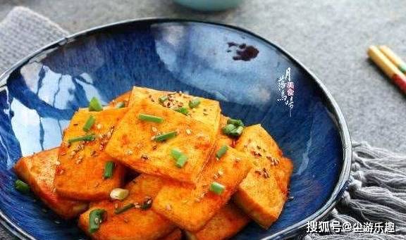 葱花|豆腐这么做，不用1滴油，外硬内软，又香又脆，好吃、简单、健康