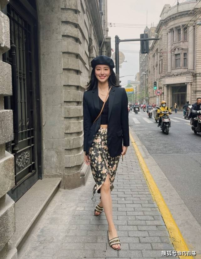 身材|真是爱了杨采钰的穿搭！近期私服成了人们的穿衣榜样，早秋就看她