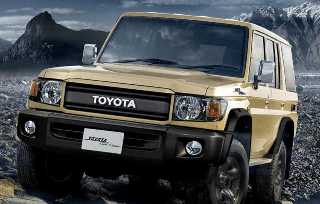 外观方面,兰德酷路泽70周年纪念版基于丰田兰德酷路泽70系列打造而来