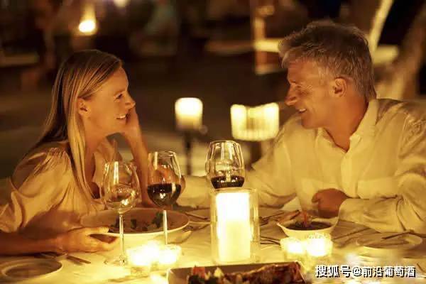 方法|品鑒葡萄酒進階！不同品種白葡萄酒的品嘗和比較方法！