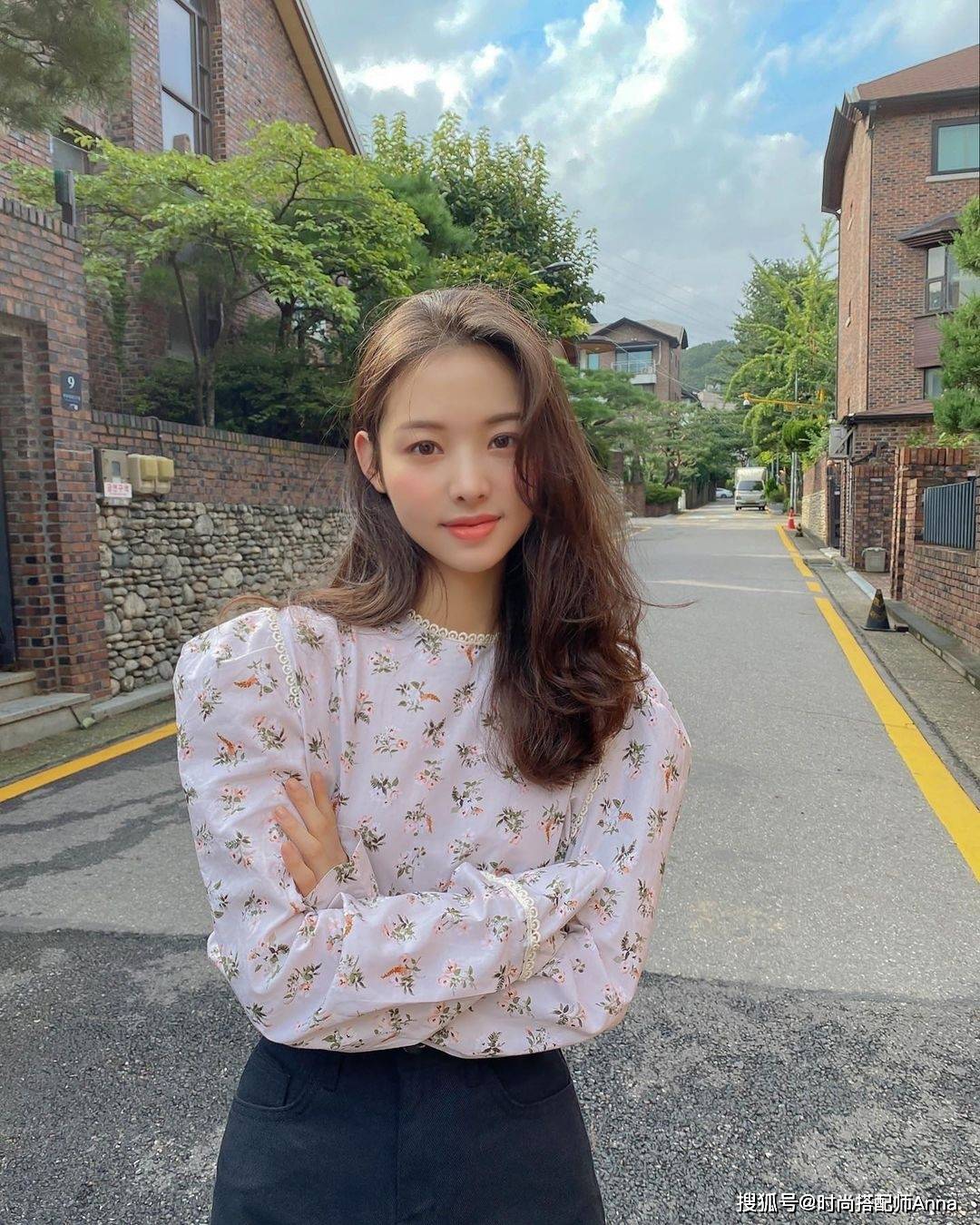 短裙|没有小裙子的夏天是不完整的，清新减龄显腿细，秒变撩人腿精女孩