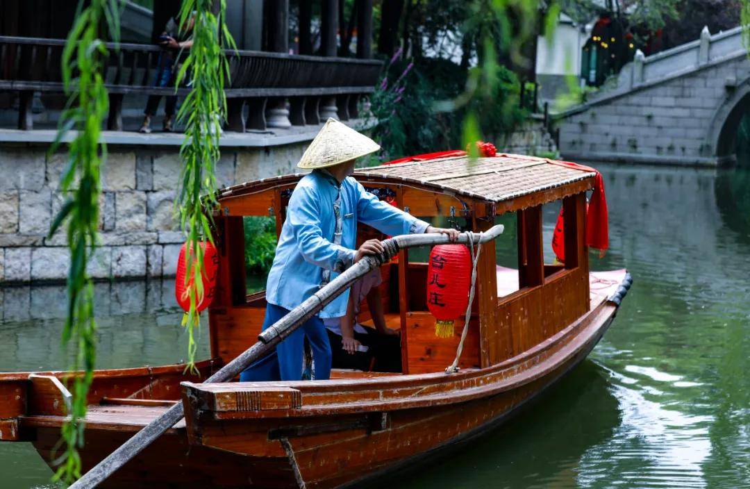 舟楫摇曳游遍台城感受江北水乡的风情韵致