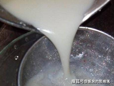 做法|原来做豆腐脑这么简单，细腻鲜香又嫩滑，比早餐摊卖的还好吃