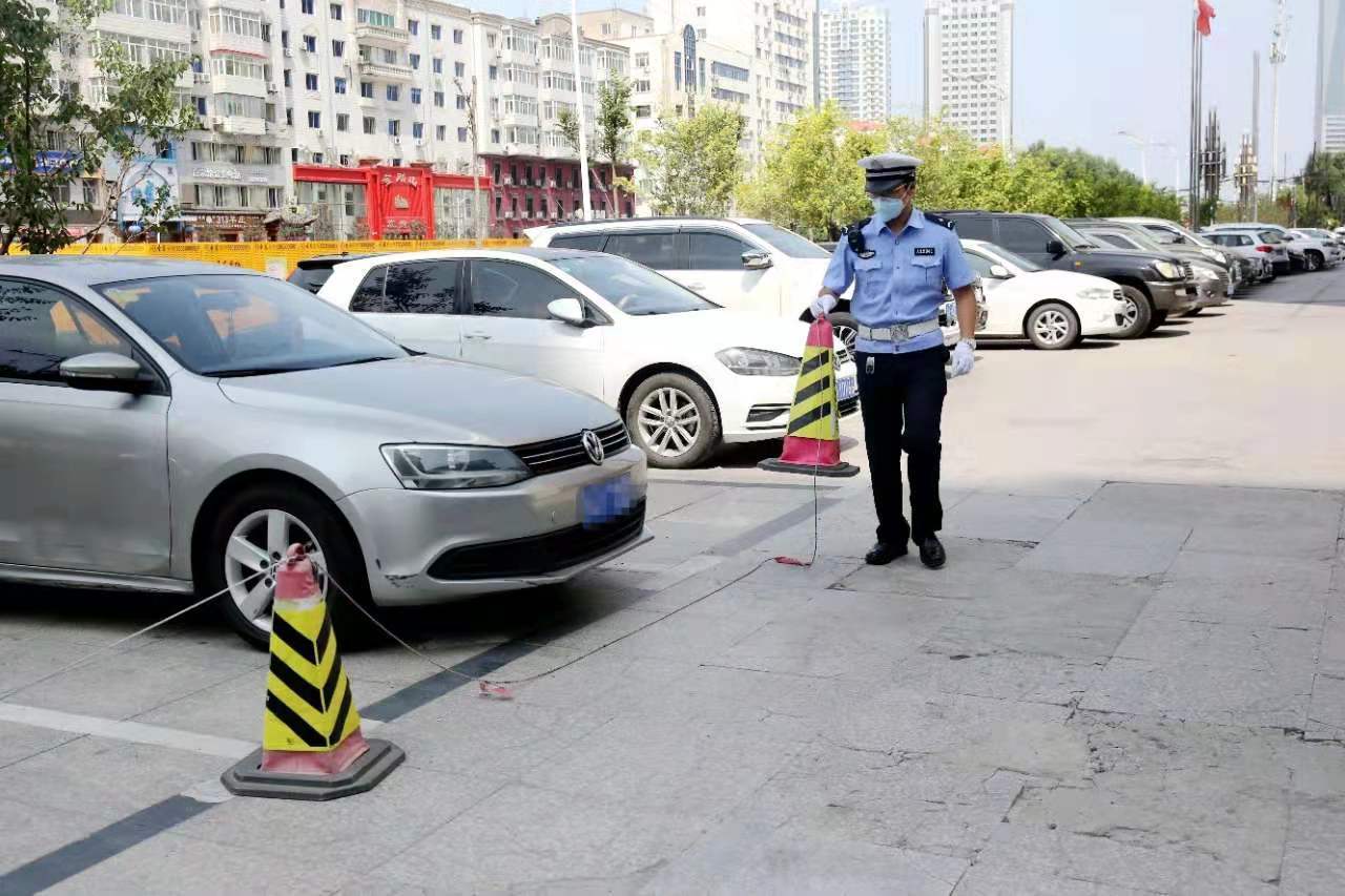 冰城交警出实招破解停车难,停车乱
