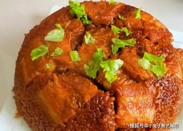 做法|五花肉往油锅一扔，不炒不炖不红烧，简单几步，上桌3斤都不够吃