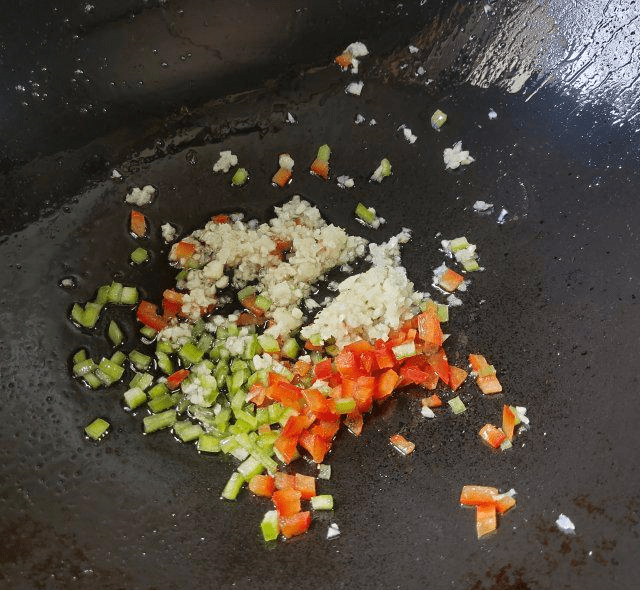 葱花|蒜香炸五花肉，蒜香浓郁，香而不腻