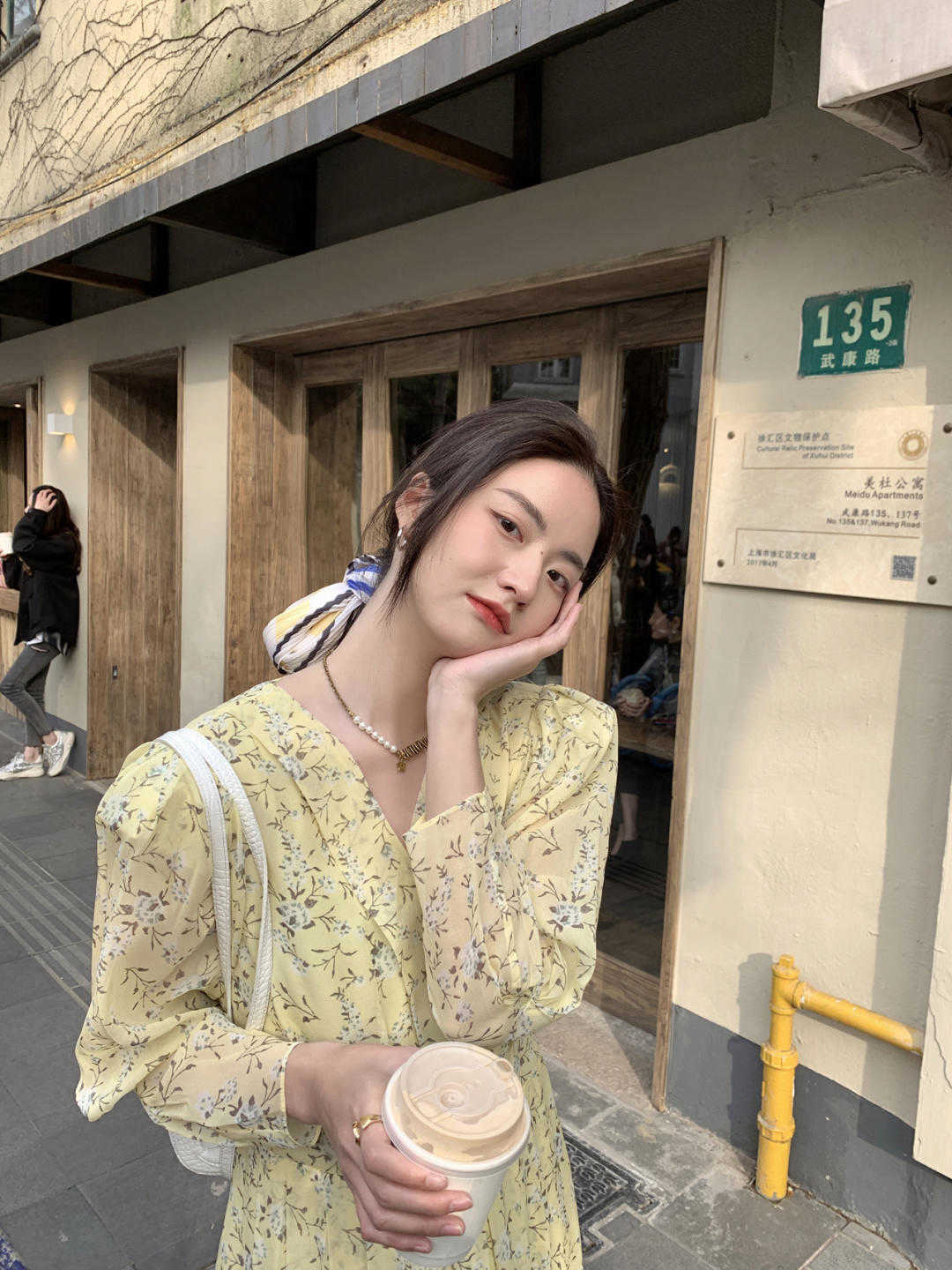 夏天|秋天如何穿好“碎花裙”？这几个思路值得借鉴，温柔优雅又减龄