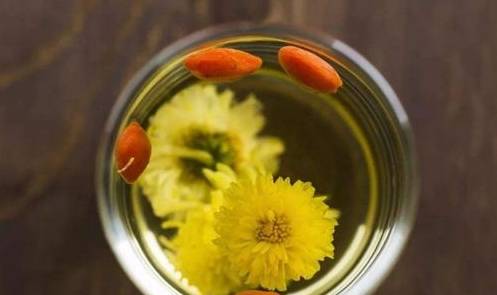 前兆|误以为皮肤过敏，查出肝硬化，提醒：皮肤这一表现或是肝病前兆