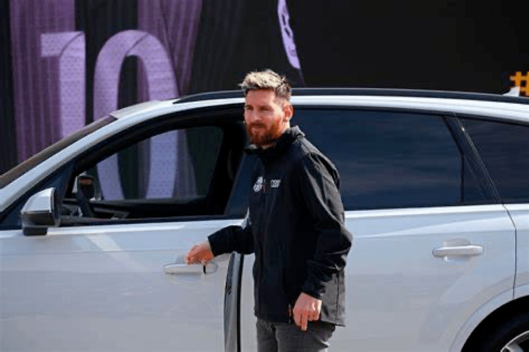 中年下岗再就业的梅西名下豪车编年史