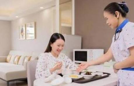 育儿|“我妈凭啥要伺候你坐月子？”面对质问，宝妈的回怼太解气了