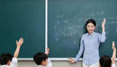 白读|幼儿园老师不再招聘大专生，教育部新消息这样说，大专会白读吗？