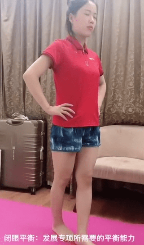 Polo|勇夺奥运双金的杨倩，隔离期间也不忘锻炼，穿印花短裤出镜真亲切